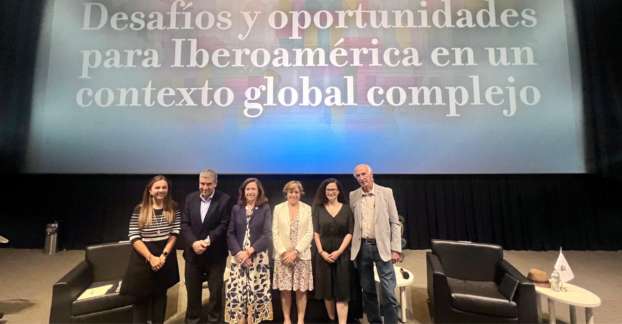 Panel “Desafíos y oportunidades para Iberoamérica en un contexto global complejo”